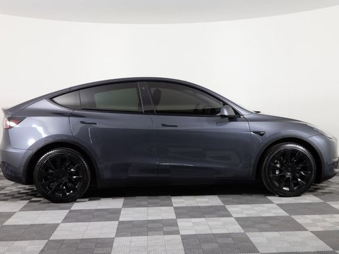 Used 2021 Tesla Model Y Long Range AWD/4WD image 9