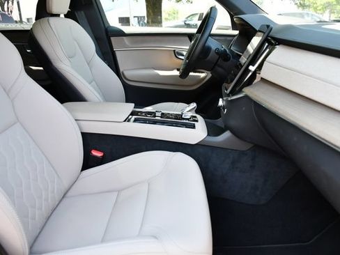Used 2026 Volvo XC90 B6 Plus AWD/4WD image 32