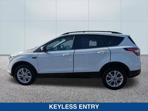 Used 2018 Ford Escape SE AWD/4WD image 2
