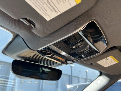 Certified 2024 Land Rover Range Rover SE image 24