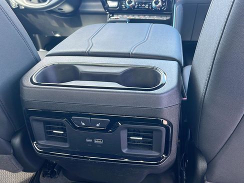 Used 2025 GMC Sierra 1500 AT4 image 28