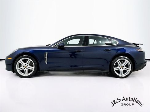 Used 2022 Porsche Panamera 4 Platinum Edition AWD/4WD image 4