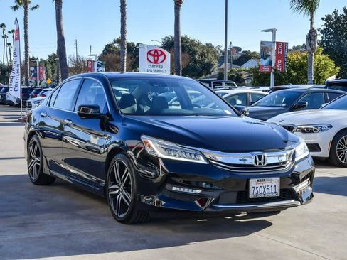 Used 2016 Honda Accord Touring image 3