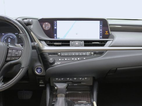 Used 2019 Lexus ES 300h Luxury image 53