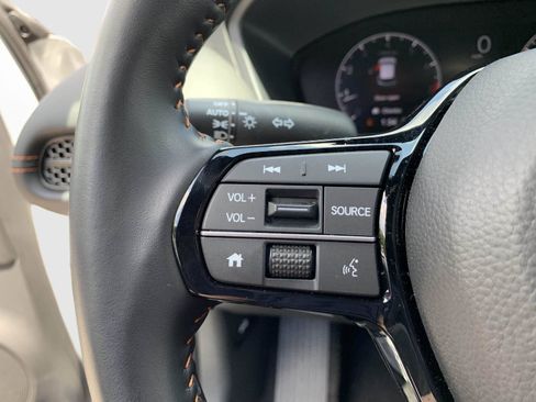 Certified 2025 Honda HR-V Sport image 15