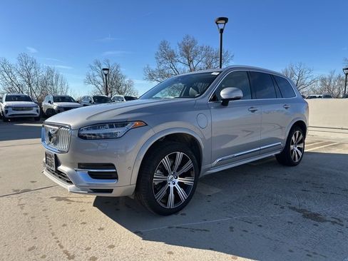 Certified 2024 Volvo XC90 T8 Ultimate w/ Protection Package image 4