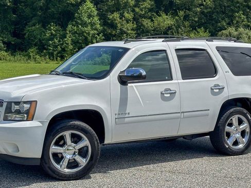 Used 2013 Chevrolet Tahoe LTZ image 3