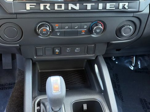 Used 2025 Nissan Frontier SV w/ Tow Package RWD image 26