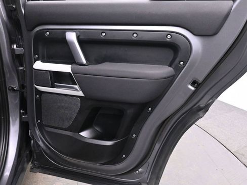 Used 2023 Land Rover Defender 110 X-Dynamic SE image 16
