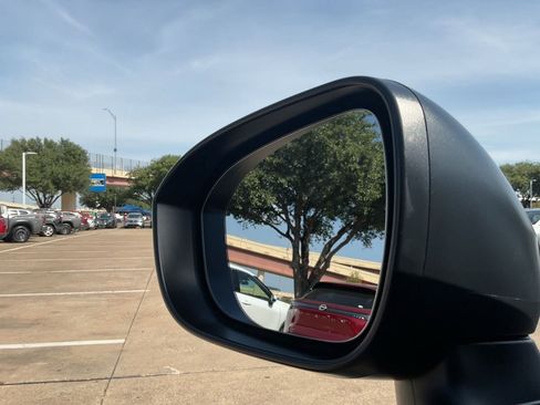 Used 2023 Nissan Rogue S FWD image 19
