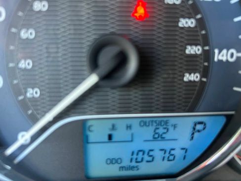 Used 2014 Toyota Corolla LE FWD image 25