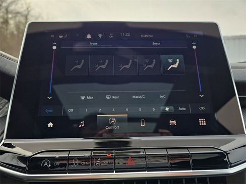 New 2025 Jeep Compass Latitude w/ Sun & Sound Group image 20