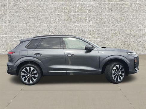 New 2026 Audi Q3 quattro 2.0T AWD/4WD image 8