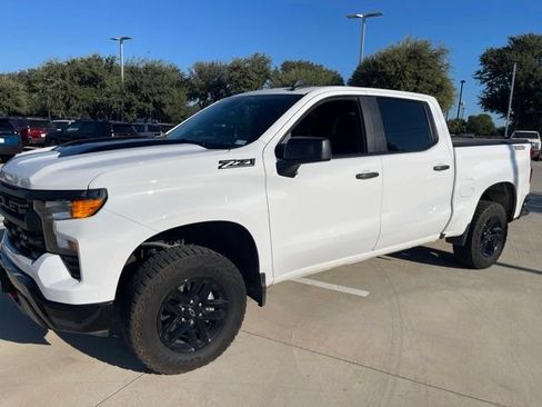 Used 2024 Chevrolet Silverado 1500 Custom Trail Boss w/ LPO, Dark Essentials Package AWD/4WD image 7