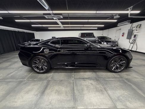 Used 2017 Chevrolet Camaro ZL1 image 8