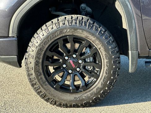 Used 2022 GMC Sierra 1500 AT4X AWD/4WD image 32