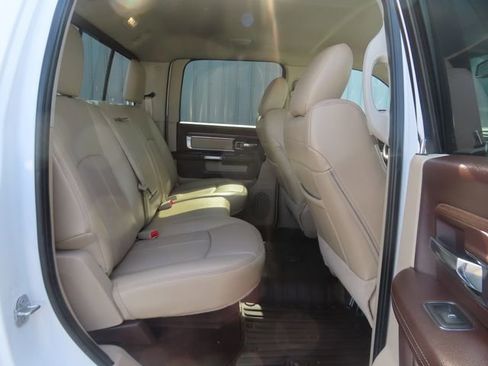 Used 2018 RAM 2500 Laramie image 31