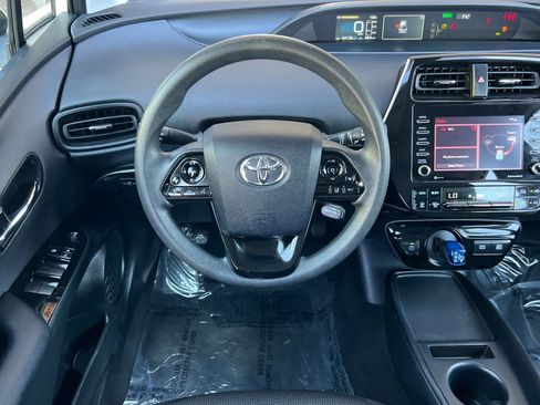 Used 2022 Toyota Prius LE FWD image 14