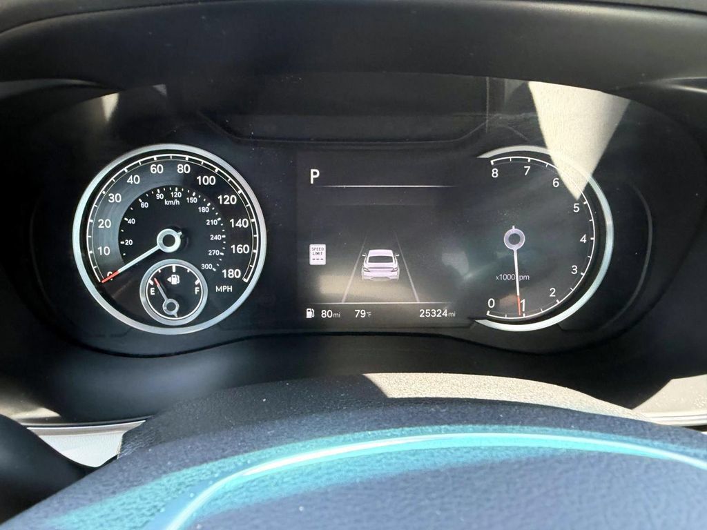 Certified 2025 Genesis G70 2.5T AWD/4WD image 31