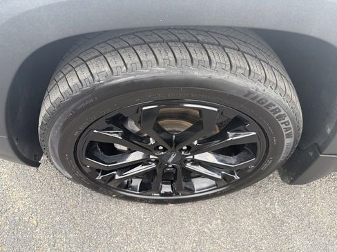 Used 2020 GMC Terrain SLE w/ Driver Convenience Package image 12