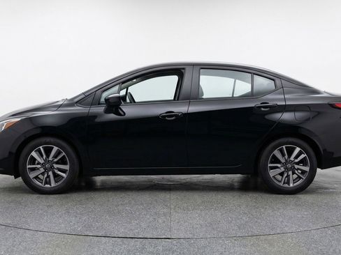 Used 2025 Nissan Versa SV FWD image 5