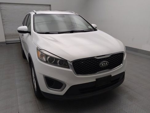 Used 2018 Kia Sorento FWD image 14