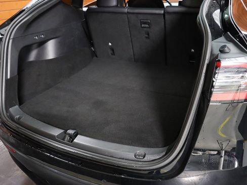 Used 2023 Tesla Model Y Long Range image 12