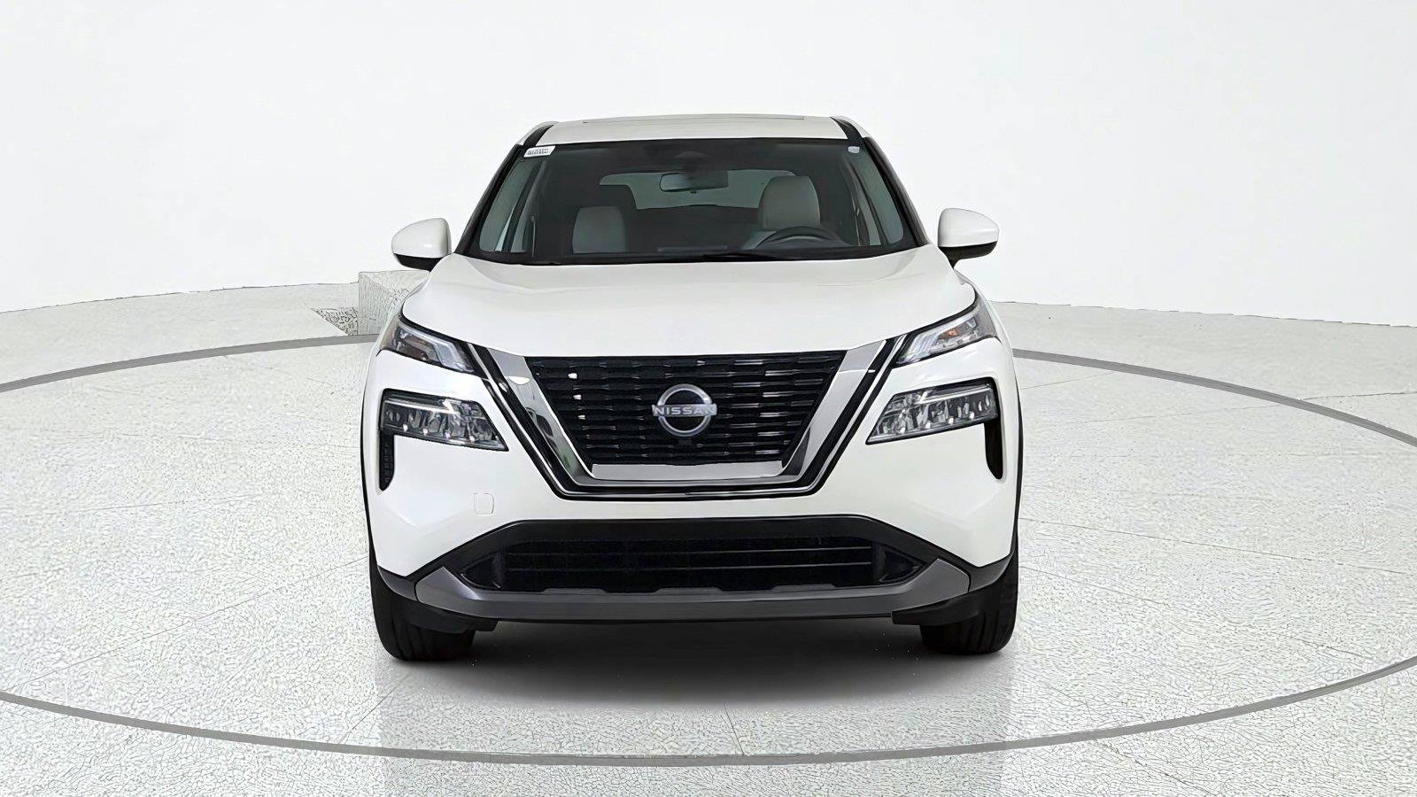 Used 2023 Nissan Rogue SV FWD image 2