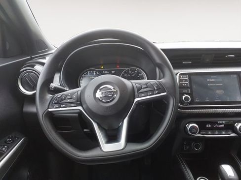 Used 2020 Nissan Kicks SV FWD image 12