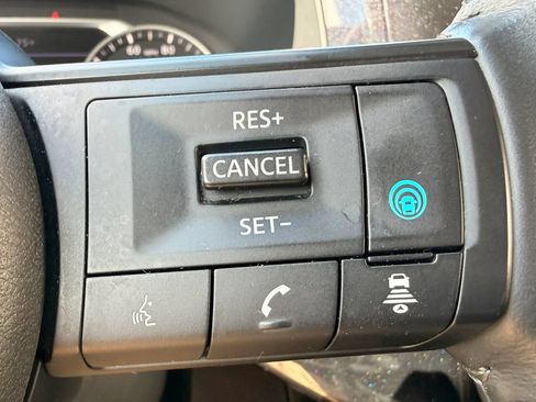 Used 2024 Nissan Pathfinder SV FWD image 21