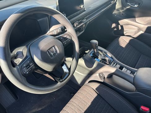 Used 2024 Honda HR-V LX image 11