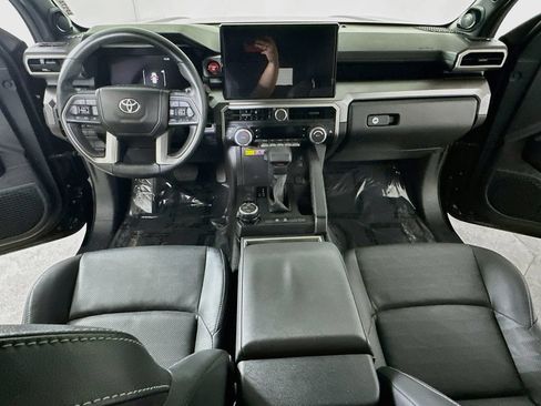 Used 2025 Toyota 4Runner TRD Off-Road Premium AWD/4WD image 18