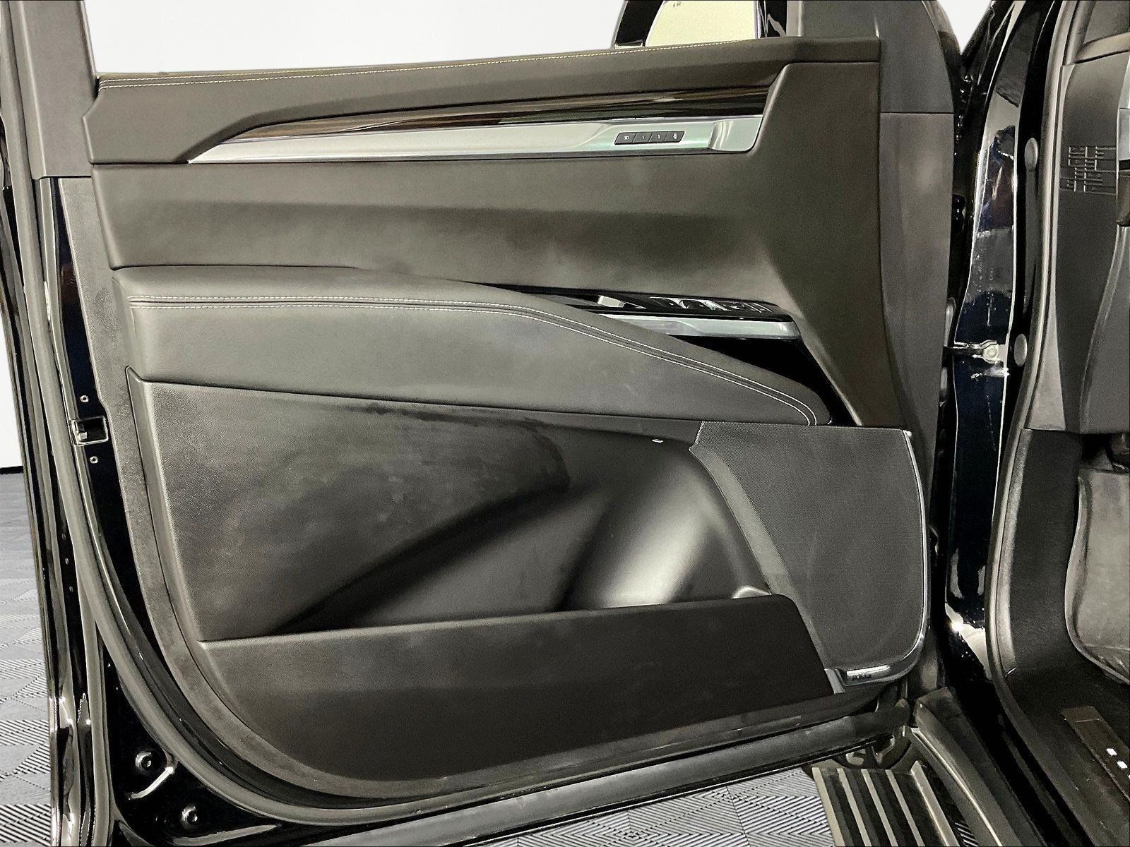 Used 2025 Cadillac Escalade Premium Luxury w/ LPO, Floor Liner Package AWD/4WD image 20