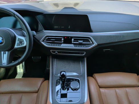 Used 2022 BMW X5 xDrive40i w/ M Sport Package AWD/4WD image 31