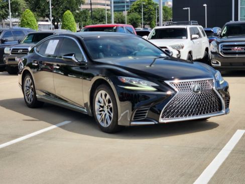 Used 2018 Lexus LS 500 w/ Accessory Package (Z2) RWD image 3