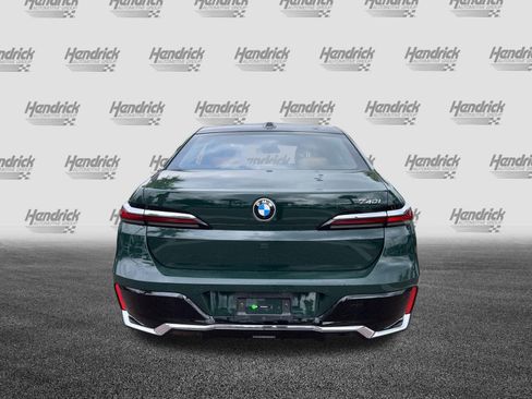 Used 2024 BMW 740i RWD image 9