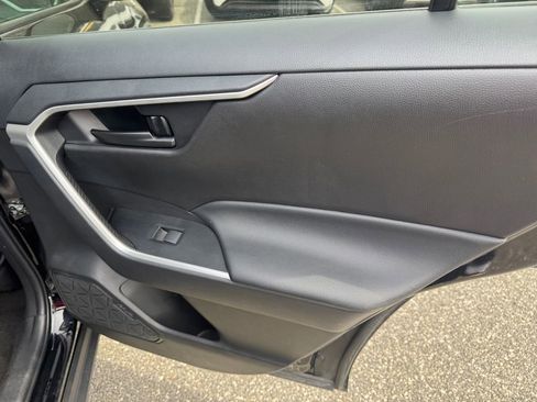 Used 2024 Toyota RAV4 LE image 22