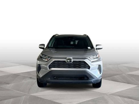 Used 2022 Toyota RAV4 XLE w/ Convenience Package image 3