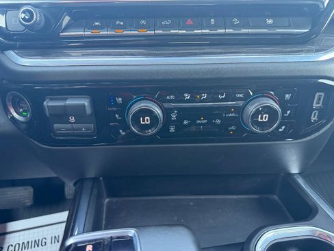 Used 2022 Chevrolet Silverado 1500 LTZ AWD/4WD image 25