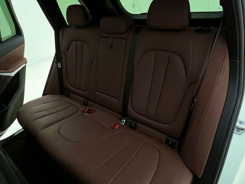 Certified 2022 BMW X5 xDrive40i w/ Luxury Seating Package image 15