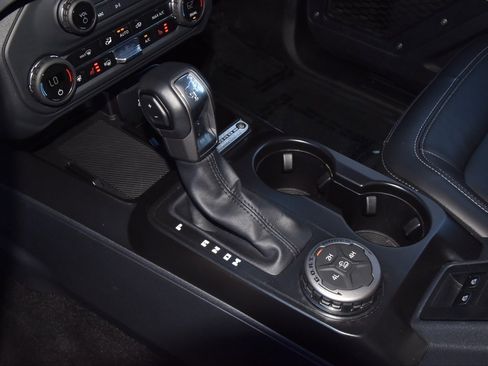 Certified 2025 Ford Bronco Outer Banks image 32