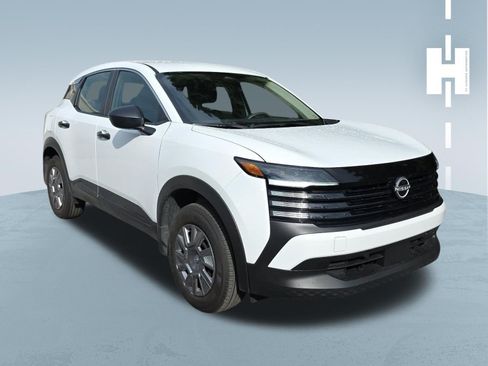 Used 2026 Nissan Kicks S FWD image 1