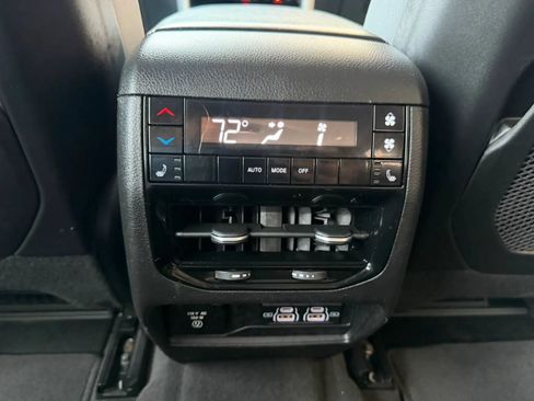 Used 2021 Jeep Grand Cherokee L Limited AWD/4WD image 20