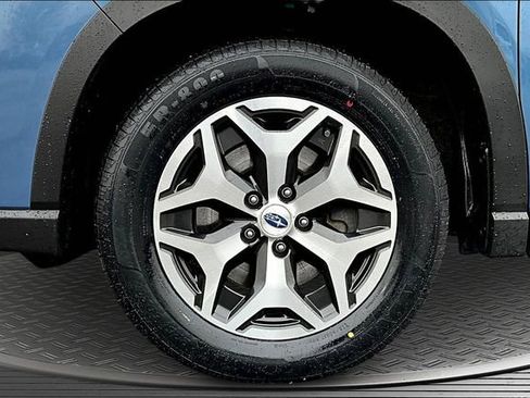 Used 2023 Subaru Forester Premium image 33