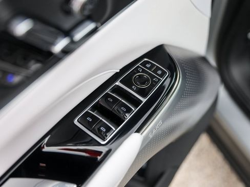 Certified 2024 Cadillac Lyriq Luxury image 21