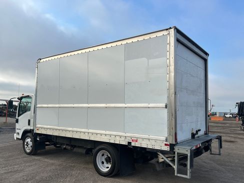 Used 2018 Isuzu NPR RWD image 5