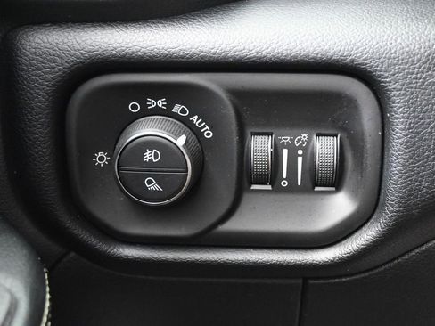 Used 2026 RAM 3500 Laramie AWD/4WD image 18