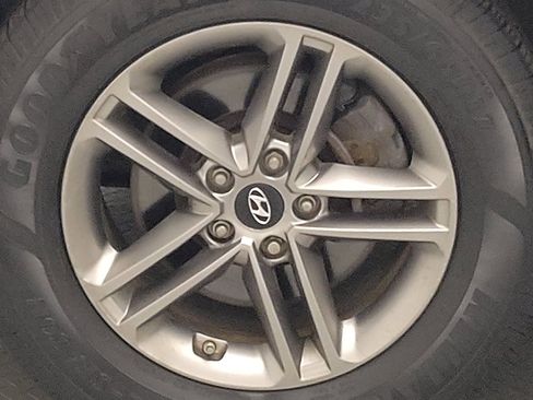 Used 2018 Hyundai Santa Fe Sport image 31