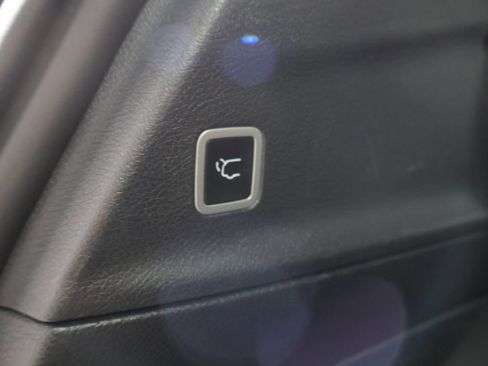 Used 2025 Chrysler Pacifica Limited FWD image 21
