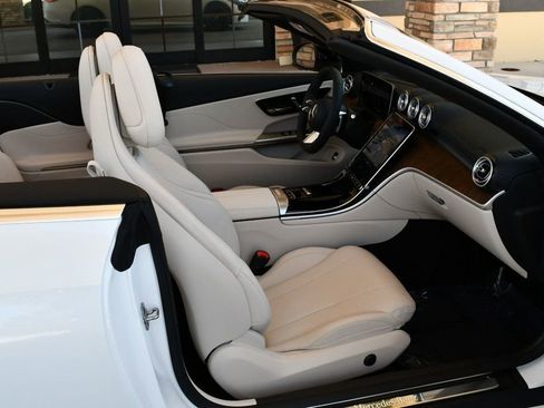 Used 2026 Mercedes-Benz CLE 450 4MATIC Cabriolet image 64
